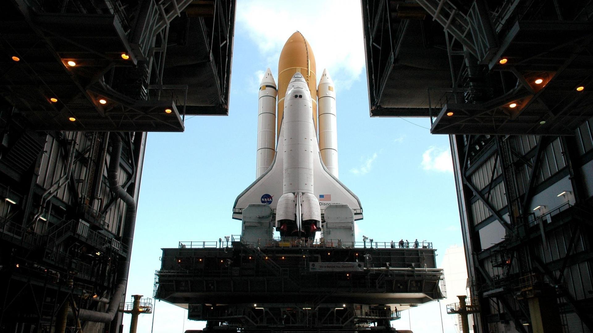 在季后赛对阵开拓者的比赛中，蒂伊多次用“铁壁”封堵对手关键上篮，成为球队“后防屏障”！