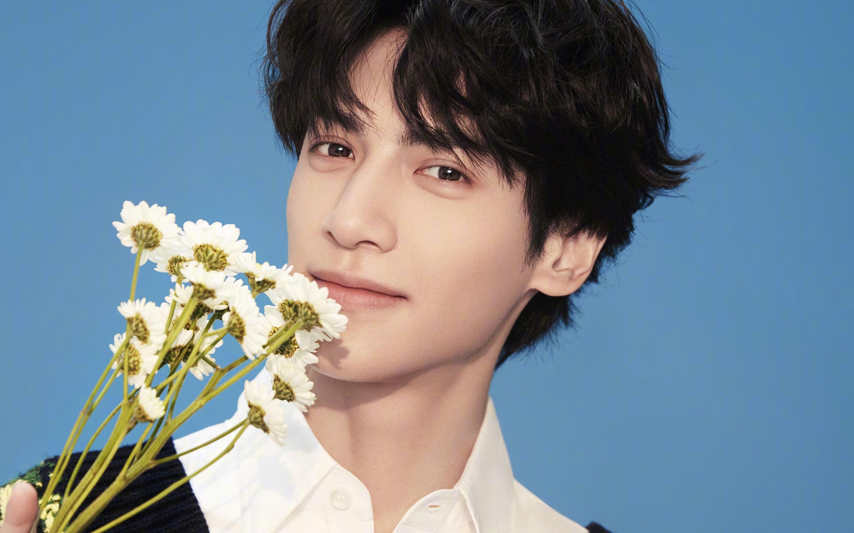 爱游戏中国官方登录入口网站-勇士力克凯尔特人，季后赛首轮中库里贡献关键助攻，勇士vs凯尔特人库里47分全场回放