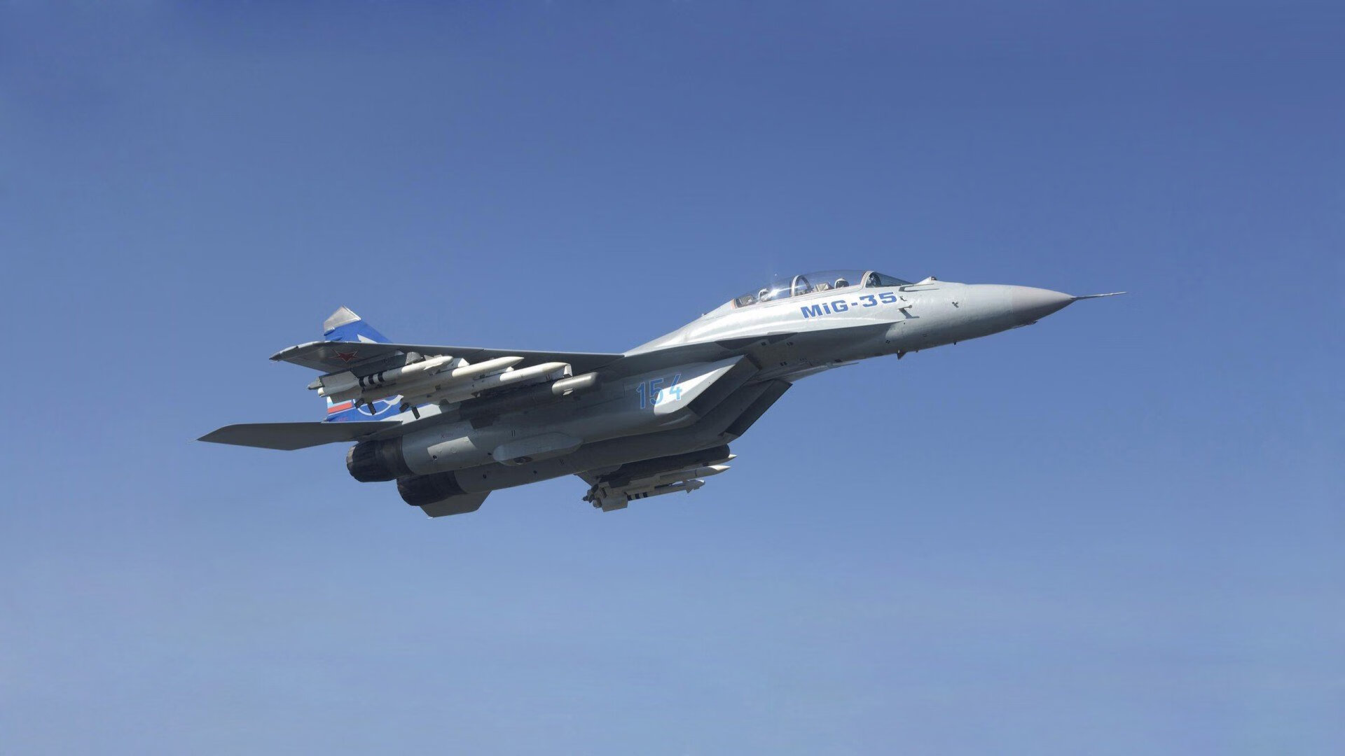 意甲球队利用数据分析优化中场传球线路设计，意甲新赛季比赛用球